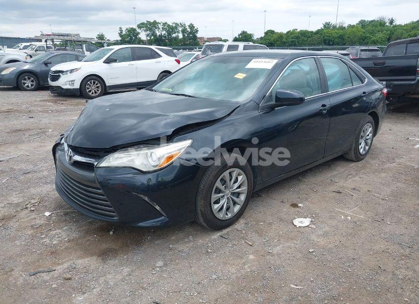 Photo 2 of 2017 Toyota Camry LE (VIN 4T1BF1FK0HU296031)