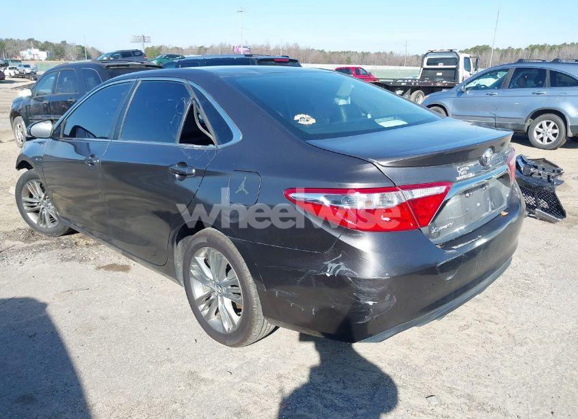 Photo 3 of 2017 Toyota Camry SE (VIN 4T1BF1FK0HU333353)