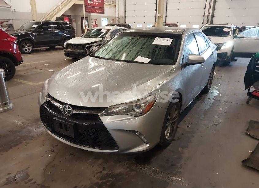 Photo 2 of 2017 Toyota Camry SE (VIN 4T1BF1FK0HU371732)