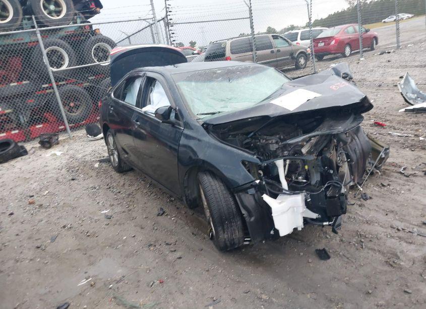 2017 Toyota Camry SE (VIN 4T1BF1FK0HU386442) main photo