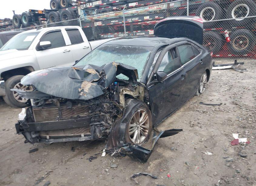 Photo 2 of 2017 Toyota Camry SE (VIN 4T1BF1FK0HU386442)