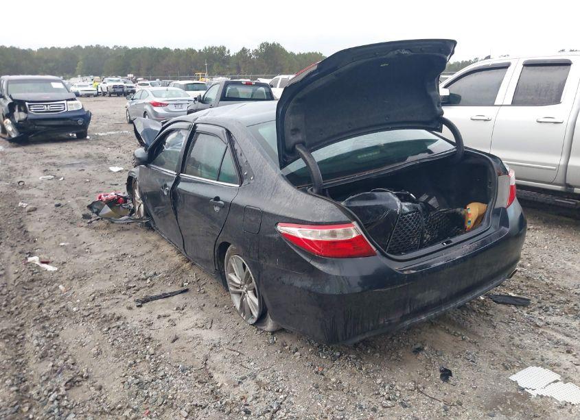 Photo 3 of 2017 Toyota Camry SE (VIN 4T1BF1FK0HU386442)