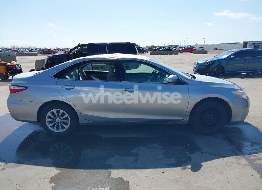 Photo 13 of 2017 Toyota Camry LE (VIN 4T1BF1FK0HU391480)