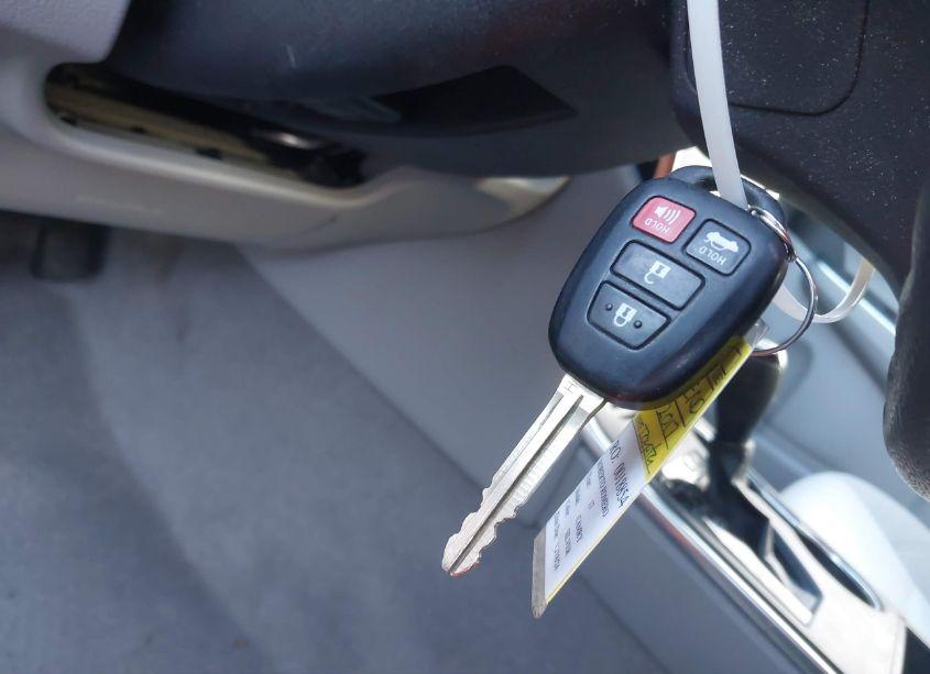 Photo 11 of 2017 Toyota Camry LE (VIN 4T1BF1FK0HU395688)