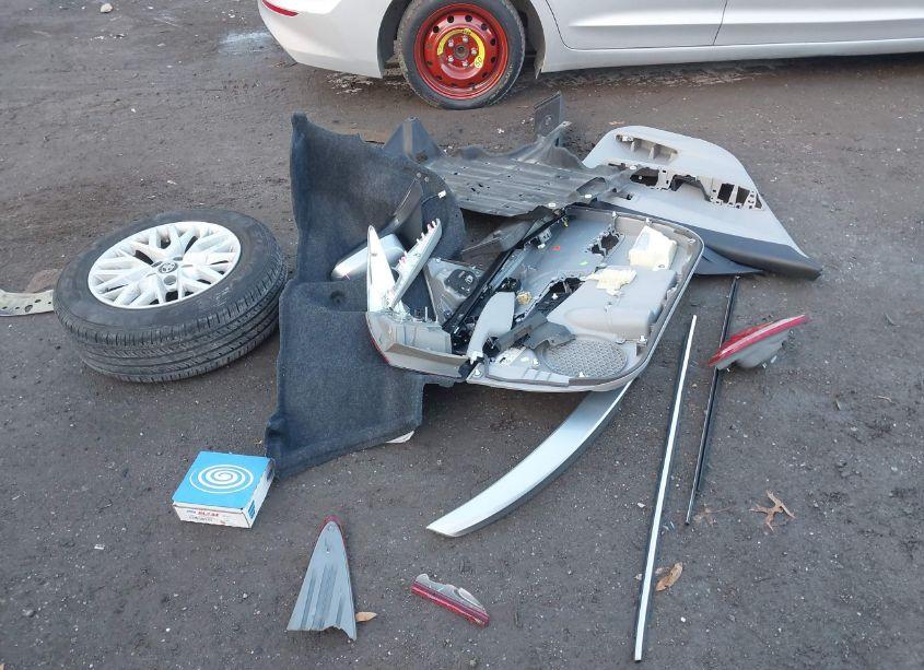 Photo 12 of 2017 Toyota Camry LE (VIN 4T1BF1FK0HU395688)