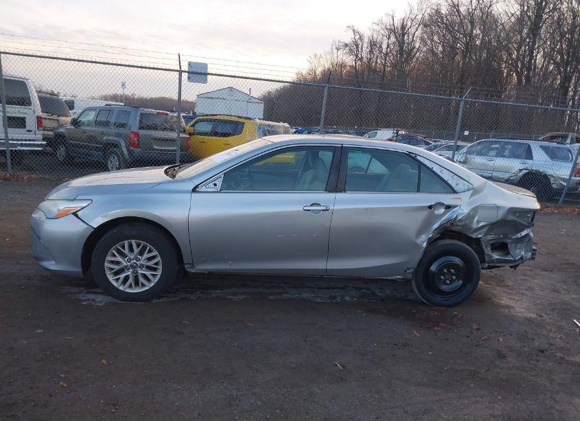 Photo 15 of 2017 Toyota Camry LE (VIN 4T1BF1FK0HU395688)