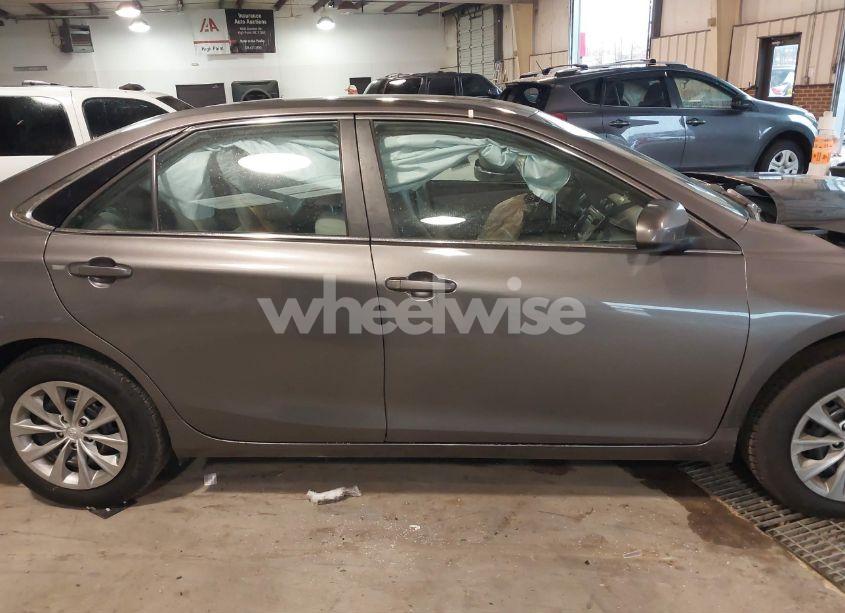 Photo 13 of 2017 Toyota Camry LE (VIN 4T1BF1FK0HU400811)