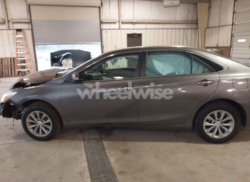 Photo 14 of 2017 Toyota Camry LE (VIN 4T1BF1FK0HU400811)