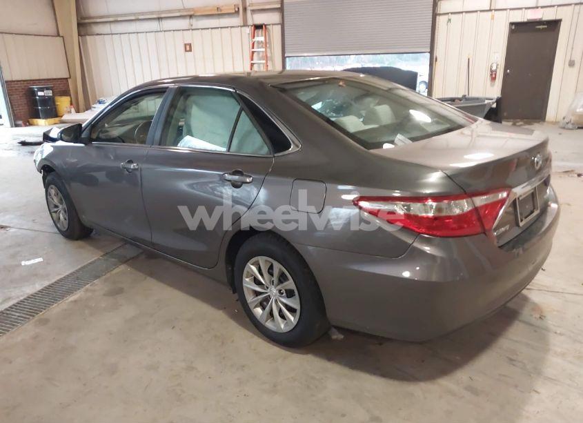 Photo 3 of 2017 Toyota Camry LE (VIN 4T1BF1FK0HU400811)