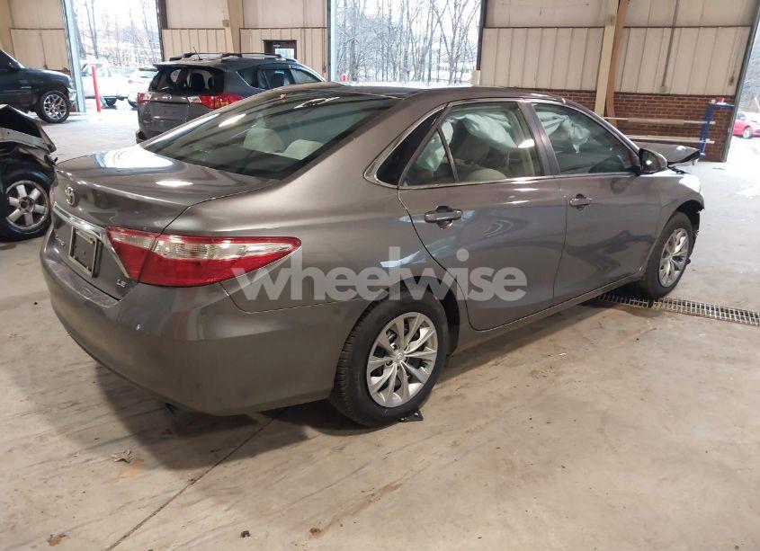 Photo 4 of 2017 Toyota Camry LE (VIN 4T1BF1FK0HU400811)