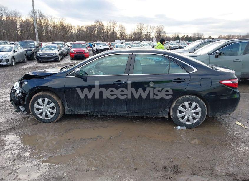 Photo 14 of 2017 Toyota Camry LE (VIN 4T1BF1FK0HU407676)