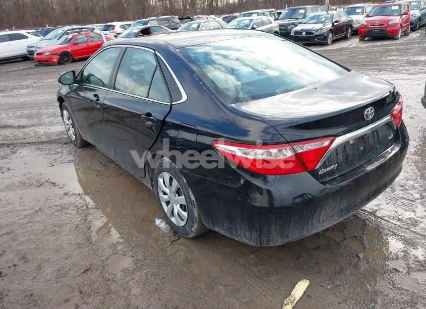 Photo 3 of 2017 Toyota Camry LE (VIN 4T1BF1FK0HU407676)