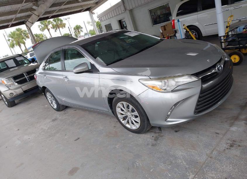 2017 Toyota Camry LE (VIN 4T1BF1FK0HU409699) main photo