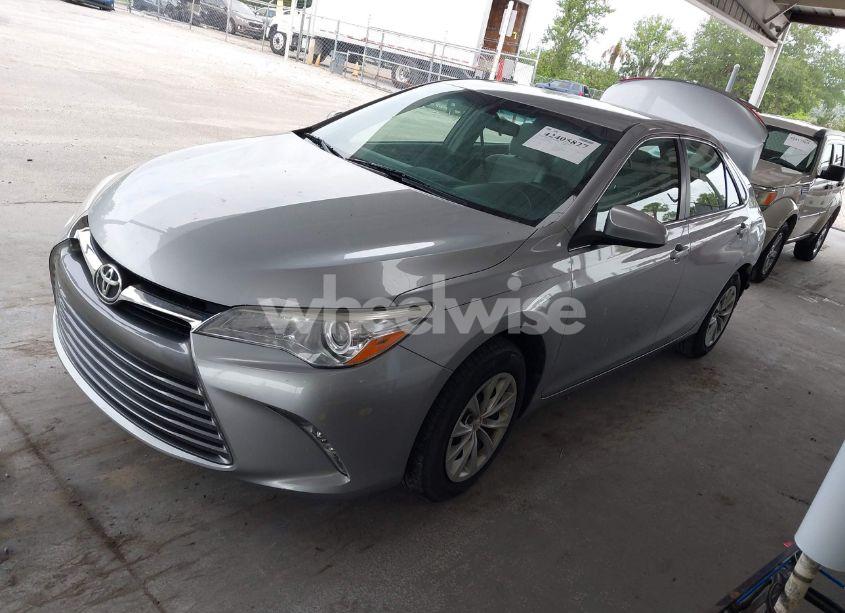Photo 2 of 2017 Toyota Camry LE (VIN 4T1BF1FK0HU409699)