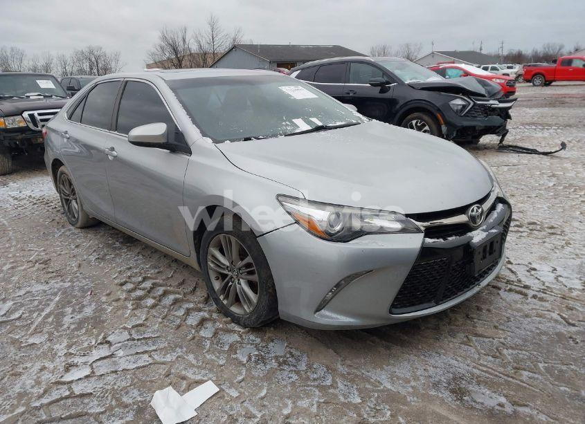 2017 Toyota Camry SE (VIN 4T1BF1FK0HU414868) main photo
