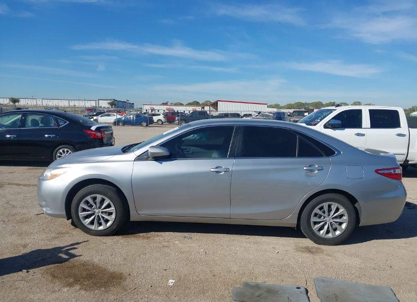 Photo 14 of 2017 Toyota Camry LE (VIN 4T1BF1FK0HU415793)