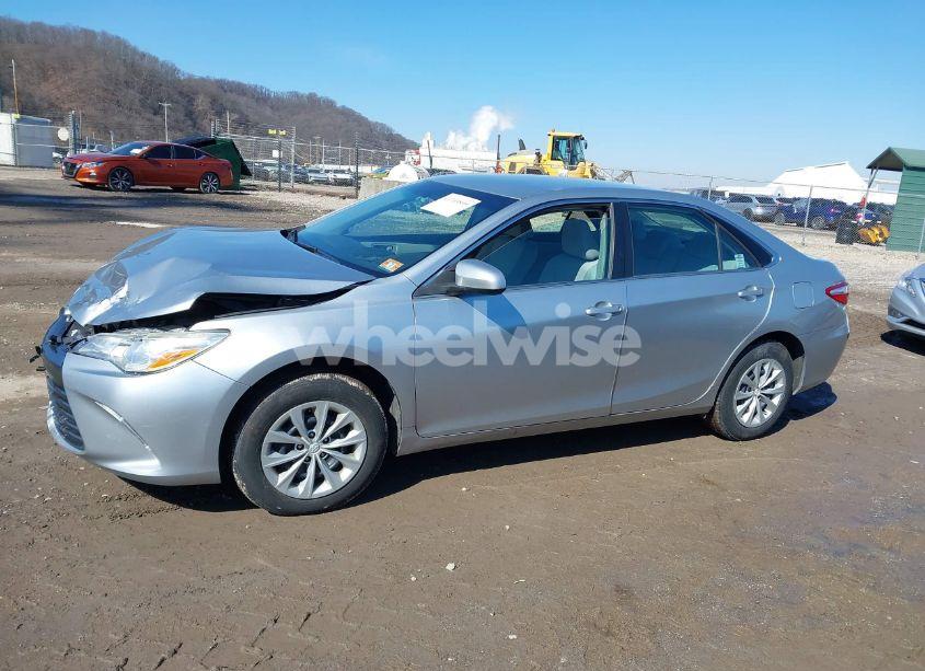 Photo 14 of 2017 Toyota Camry LE (VIN 4T1BF1FK0HU433145)