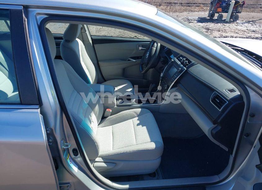 Photo 5 of 2017 Toyota Camry LE (VIN 4T1BF1FK0HU433145)