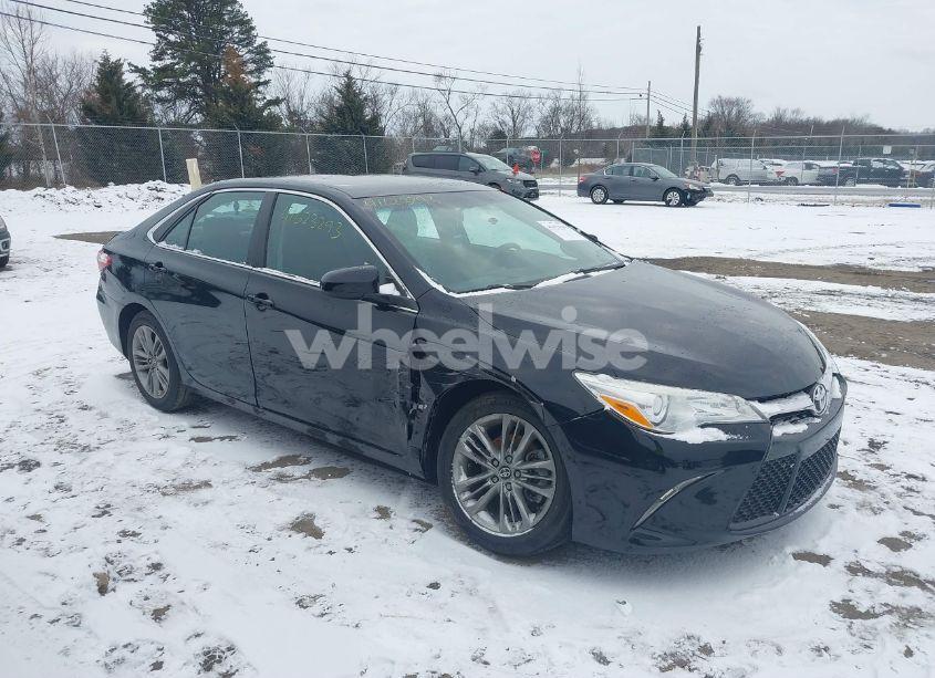 2017 Toyota Camry LE (VIN 4T1BF1FK0HU439429) main photo