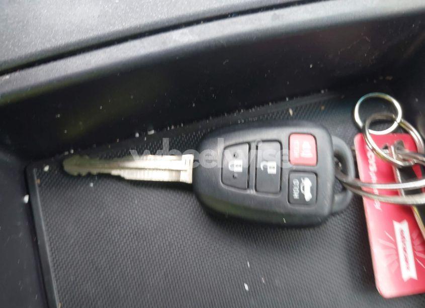 Photo 11 of 2017 Toyota Camry LE (VIN 4T1BF1FK0HU439429)