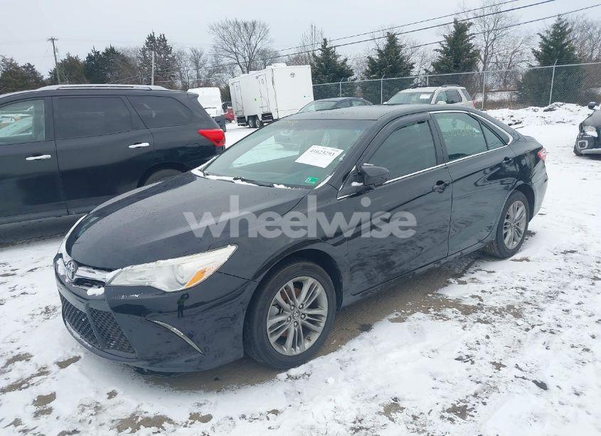 Photo 2 of 2017 Toyota Camry LE (VIN 4T1BF1FK0HU439429)