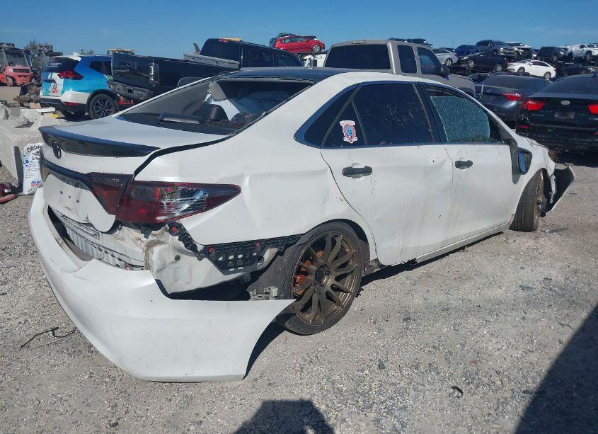 Photo 4 of 2017 Toyota Camry SE (VIN 4T1BF1FK0HU440399)