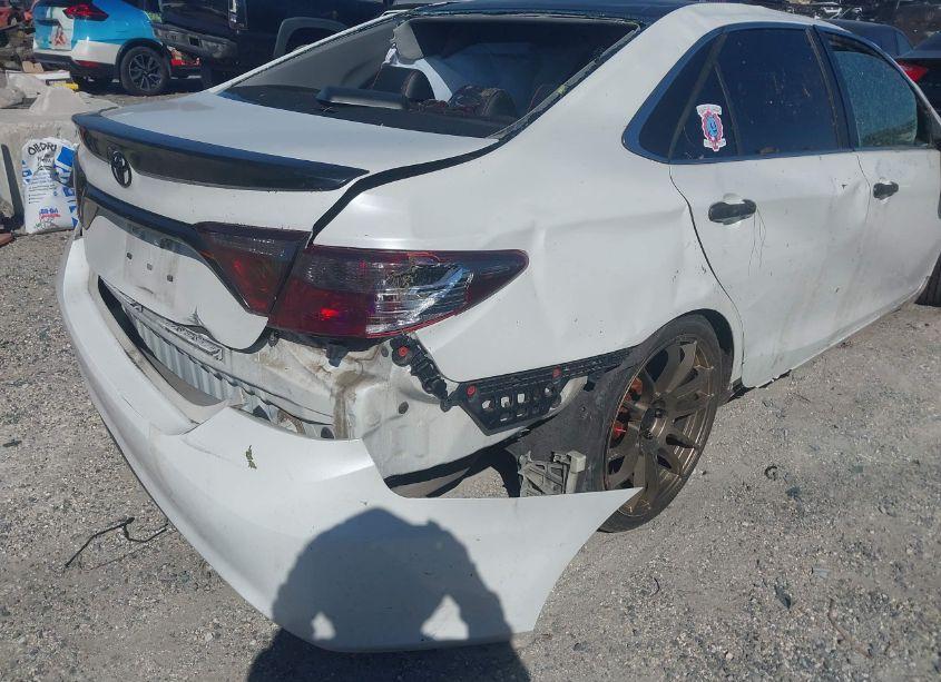 Photo 6 of 2017 Toyota Camry SE (VIN 4T1BF1FK0HU440399)