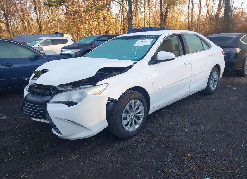 Photo 2 of 2017 Toyota Camry LE (VIN 4T1BF1FK0HU443769)
