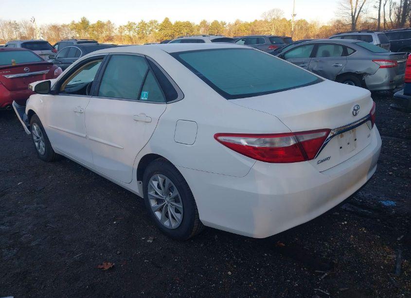 Photo 3 of 2017 Toyota Camry LE (VIN 4T1BF1FK0HU443769)