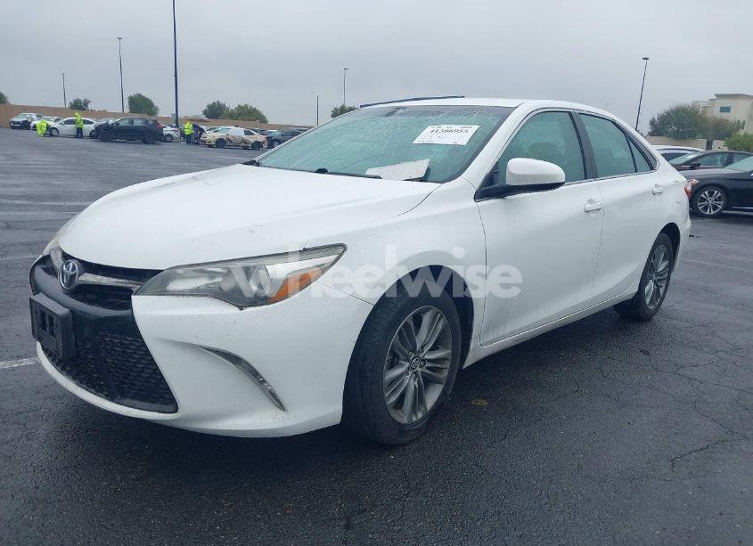 Photo 2 of 2017 Toyota Camry SE (VIN 4T1BF1FK0HU452617)