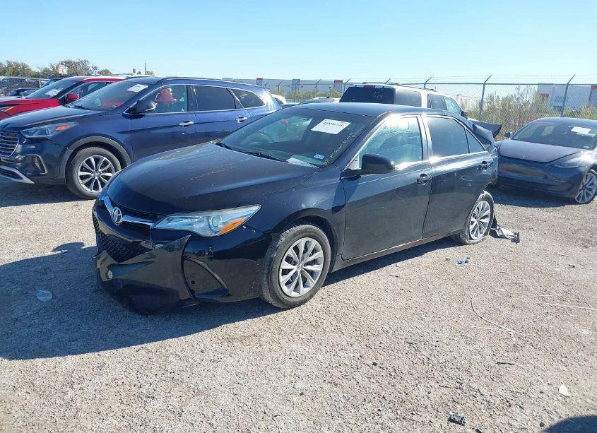 Photo 2 of 2017 Toyota Camry LE (VIN 4T1BF1FK0HU454870)