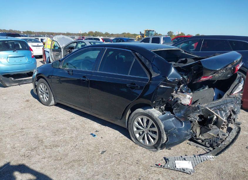 Photo 3 of 2017 Toyota Camry LE (VIN 4T1BF1FK0HU454870)