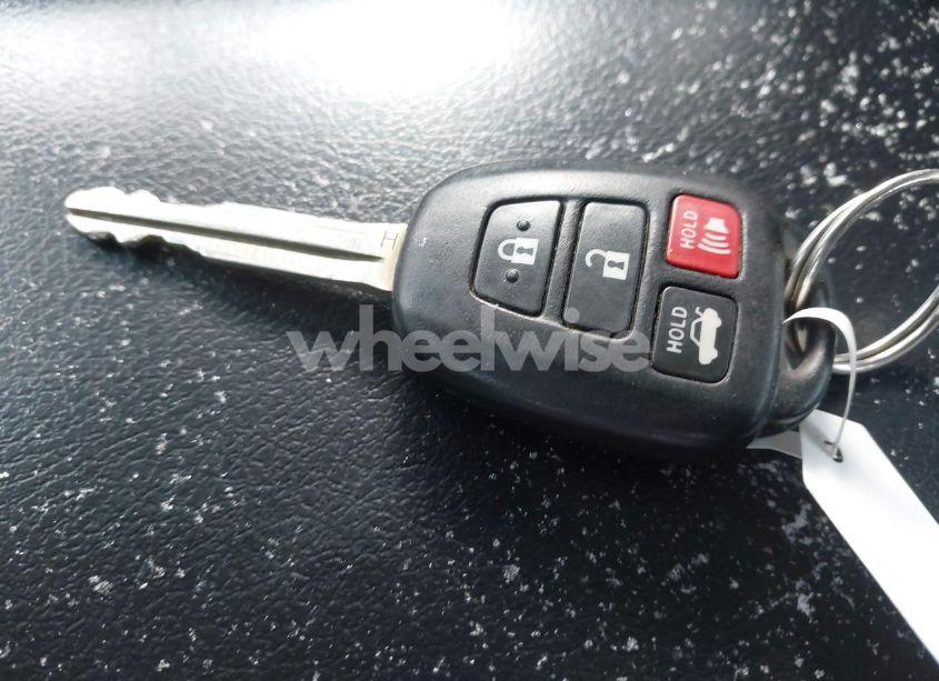 Photo 11 of 2017 Toyota Camry LE (VIN 4T1BF1FK0HU651375)