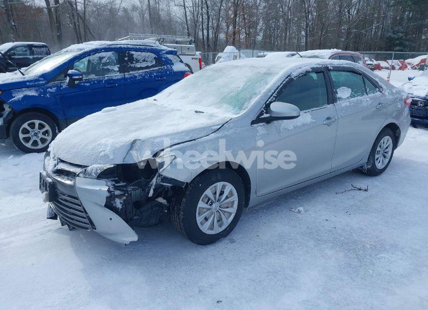 Photo 2 of 2017 Toyota Camry LE (VIN 4T1BF1FK0HU651375)