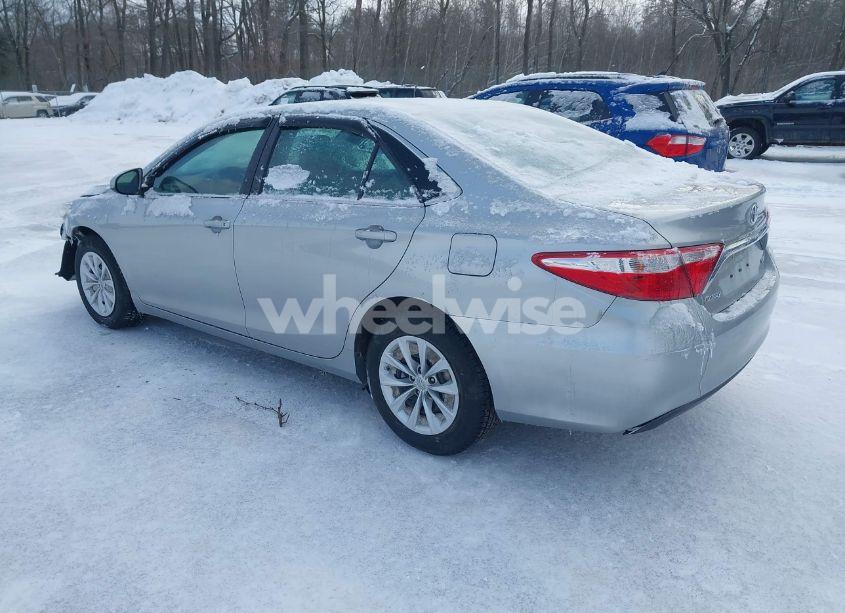 Photo 3 of 2017 Toyota Camry LE (VIN 4T1BF1FK0HU651375)