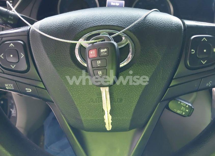 Photo 11 of 2017 Toyota Camry LE (VIN 4T1BF1FK0HU655197)