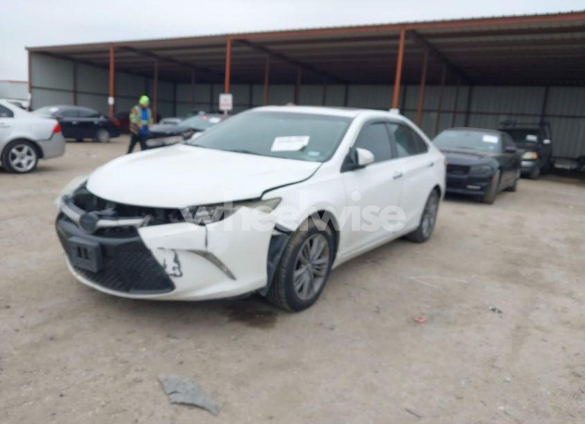 Photo 2 of 2017 Toyota Camry SE (VIN 4T1BF1FK0HU667690)