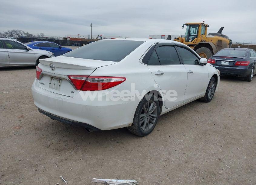 Photo 4 of 2017 Toyota Camry SE (VIN 4T1BF1FK0HU667690)