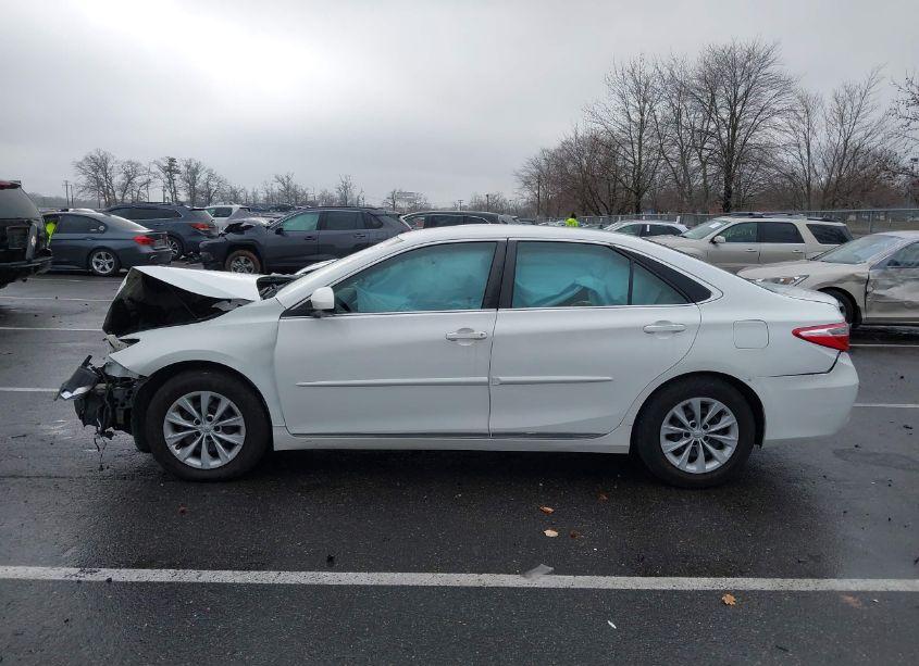 Photo 13 of 2017 Toyota Camry LE (VIN 4T1BF1FK0HU687261)