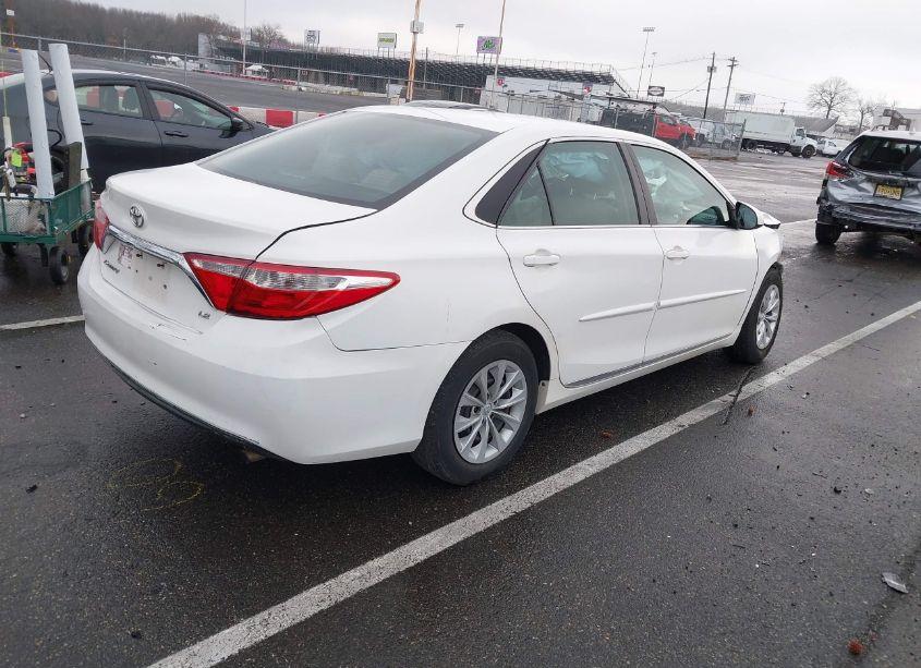 Photo 4 of 2017 Toyota Camry LE (VIN 4T1BF1FK0HU687261)