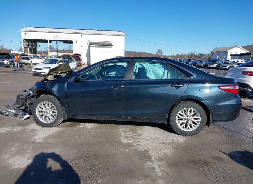 Photo 15 of 2017 Toyota Camry LE (VIN 4T1BF1FK0HU693478)