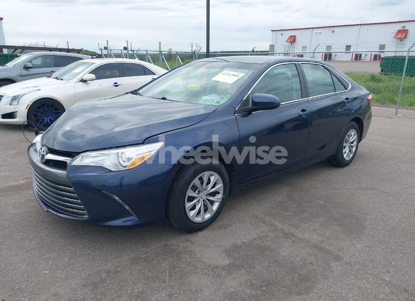 Photo 2 of 2017 Toyota Camry LE (VIN 4T1BF1FK0HU701093)