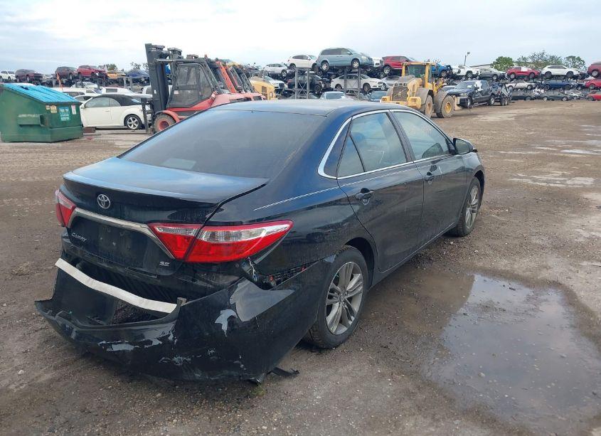 Photo 4 of 2017 Toyota Camry SE (VIN 4T1BF1FK0HU702583)