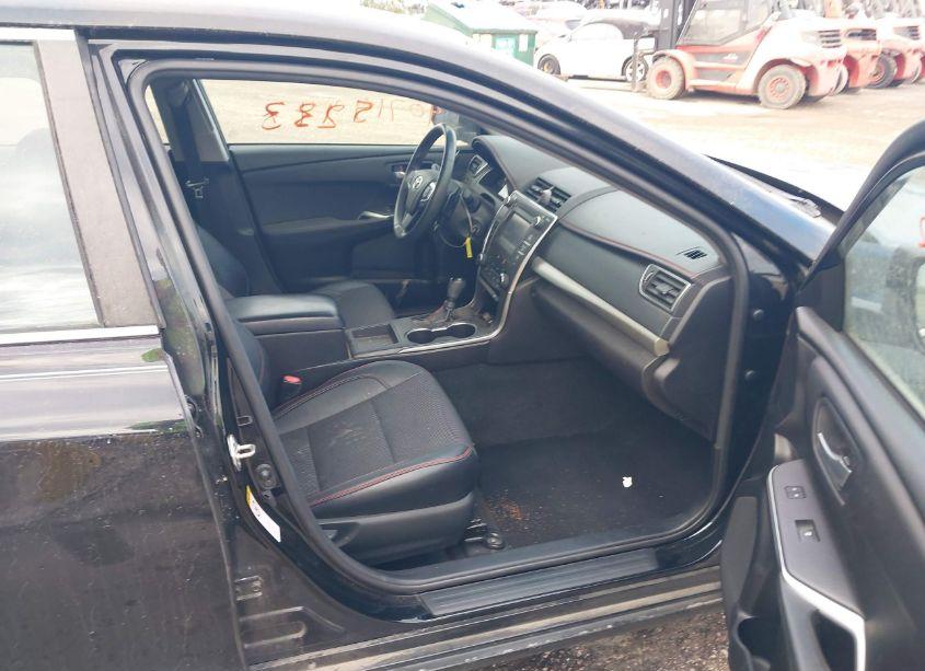 Photo 5 of 2017 Toyota Camry SE (VIN 4T1BF1FK0HU702583)