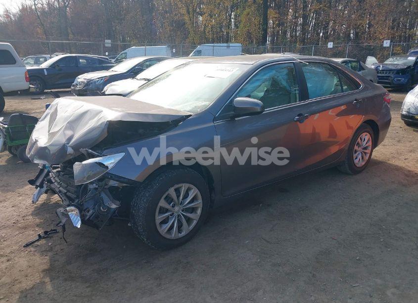 Photo 2 of 2017 Toyota Camry LE (VIN 4T1BF1FK0HU710781)