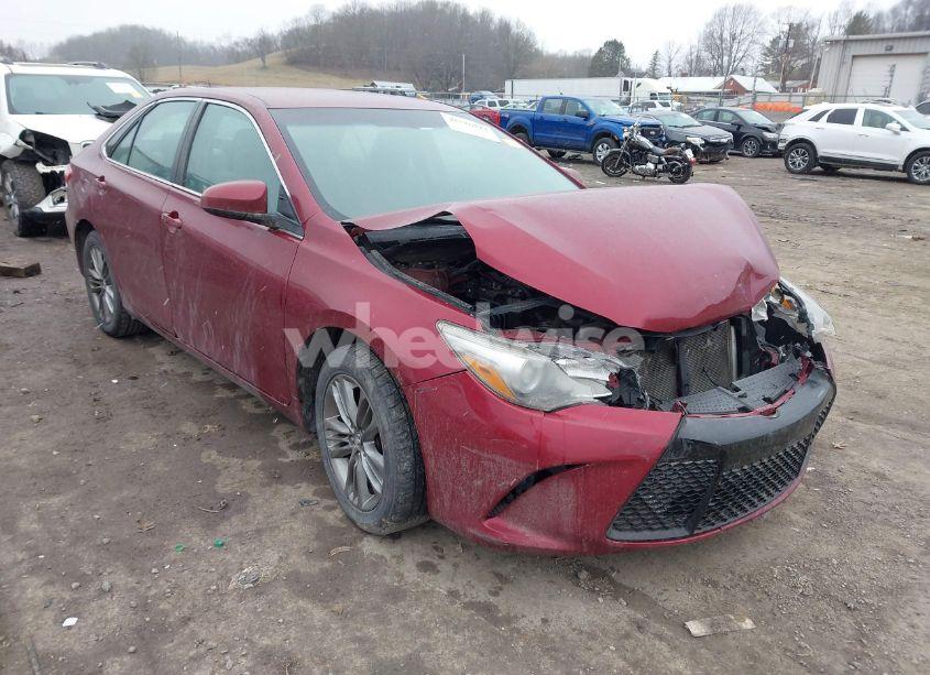 2017 Toyota Camry SE (VIN 4T1BF1FK0HU714913) main photo