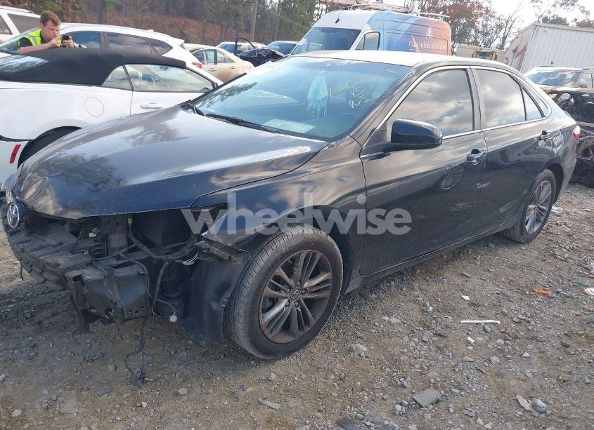 Photo 2 of 2017 Toyota Camry SE (VIN 4T1BF1FK0HU720288)