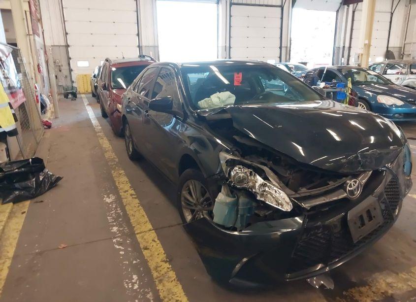 2017 Toyota Camry SE (VIN 4T1BF1FK0HU727418) main photo