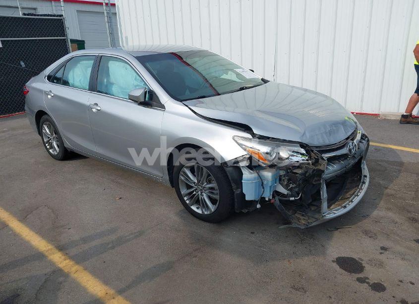 2017 Toyota Camry SE (VIN 4T1BF1FK0HU753551) main photo