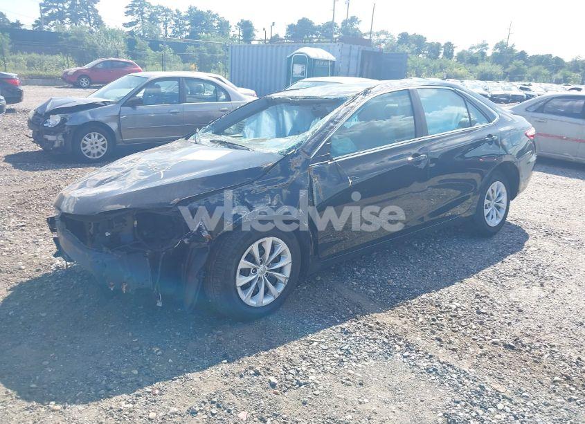 Photo 2 of 2017 Toyota Camry LE (VIN 4T1BF1FK0HU775162)